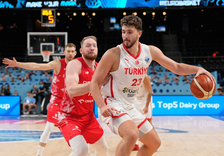 Turkey Surges Past Poland to First Semifinal Since 2001