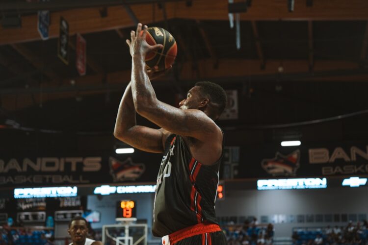 Uncovering the Phenomenal Career of Kevin Durant: A Basketball Icon